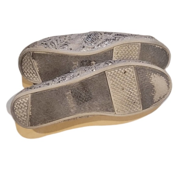 Toms Silver Floral Lace Sequin Flats Size 7 - Picture 6 of 8
